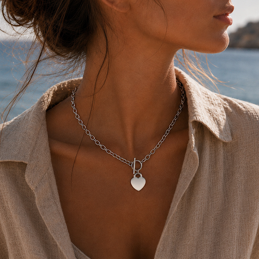 COLLIER KORA